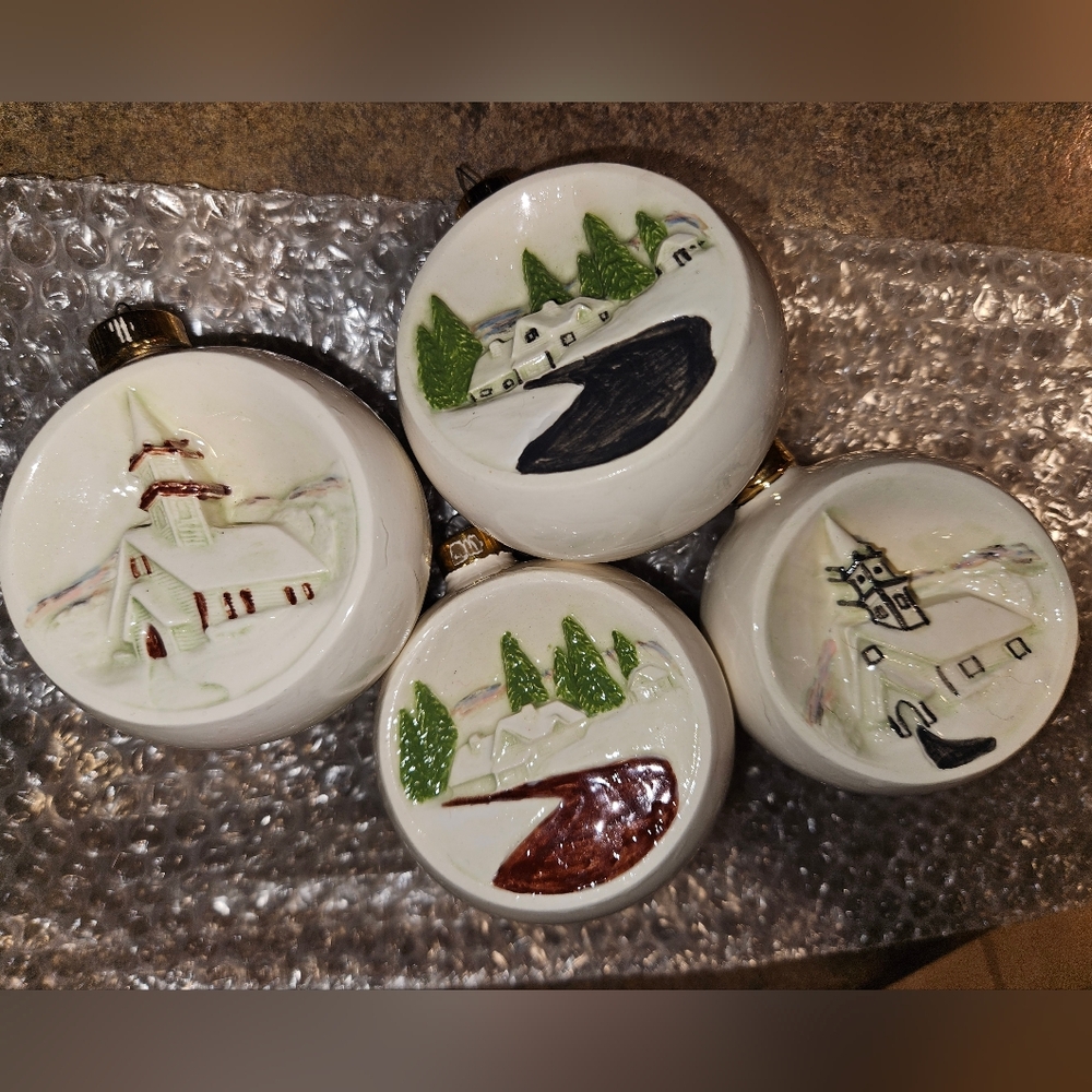Vintage 1975 70s Duncan Ceramic Handpainted Christmas Bulbs Ornaments Set Of 4